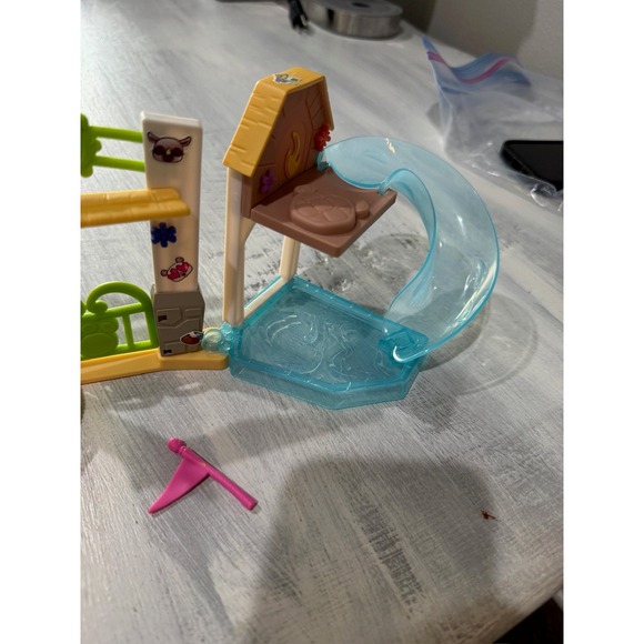 LPS Hasbro Littlest Pet Shop Pet Retreat Play set Pets and Accessories LOT - Picture 2 of 8